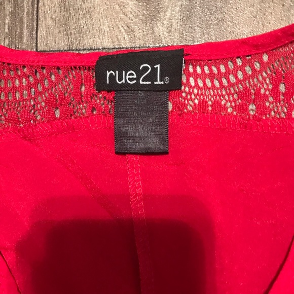 Red Lace Detailed Blouse - Picture 4 of 6